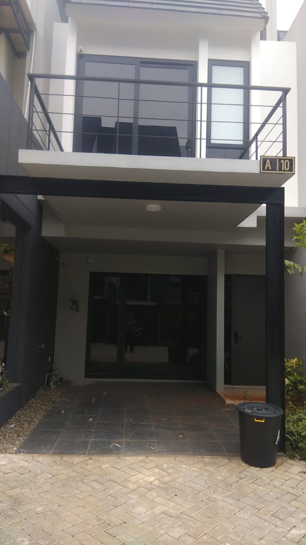 foto tampak rumah tipe Signature perumahan Cluster Kahfi Park Residence
