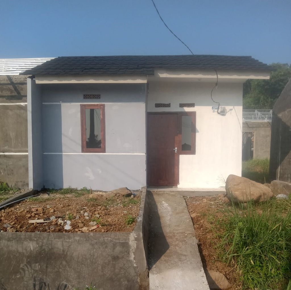 foto tampak rumah tipe 22/72 perumahan PURI LAVENDER 2