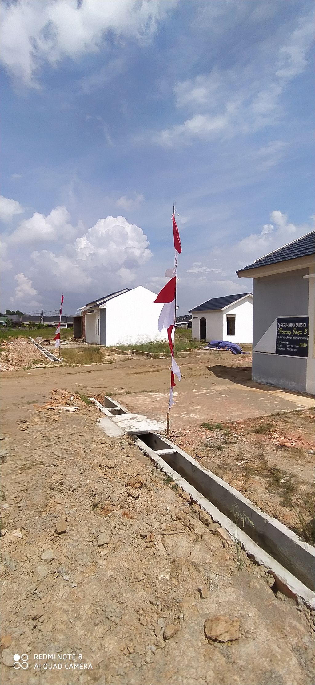 foto posisi tengah perumahan pinang jaya residence