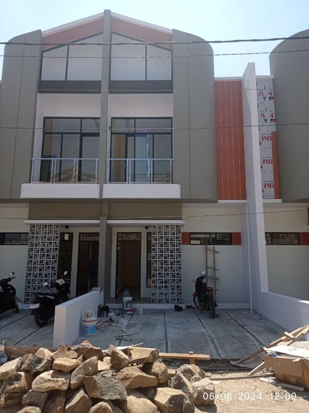 foto tampak rumah tipe 60 Compact 3 Kamar HC (768) perumahan G-Land Ciwastra Park 2