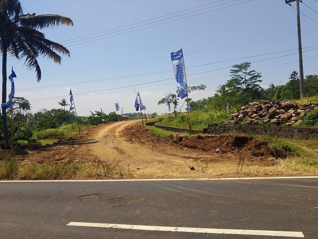 foto gerbang perumahan RUMAH NINGRAT SAMPORA