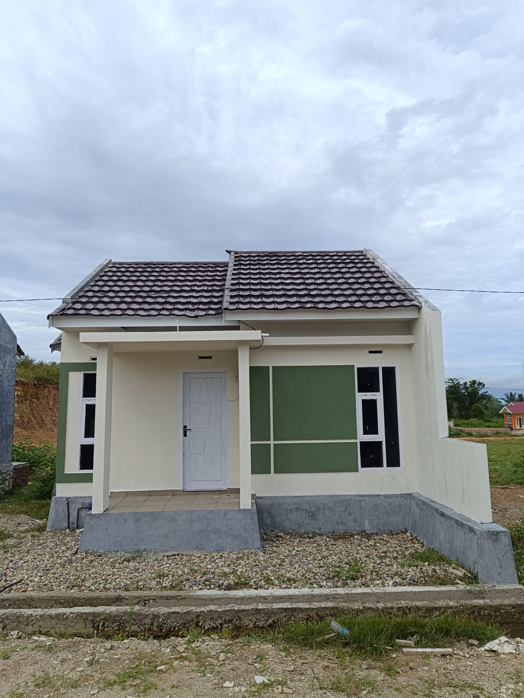 foto tampak rumah tipe 36 perumahan PERUMAHAN GRIYA SOLARIA INDAH VI
