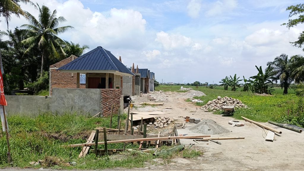 foto gerbang perumahan Pematang Johar Asri