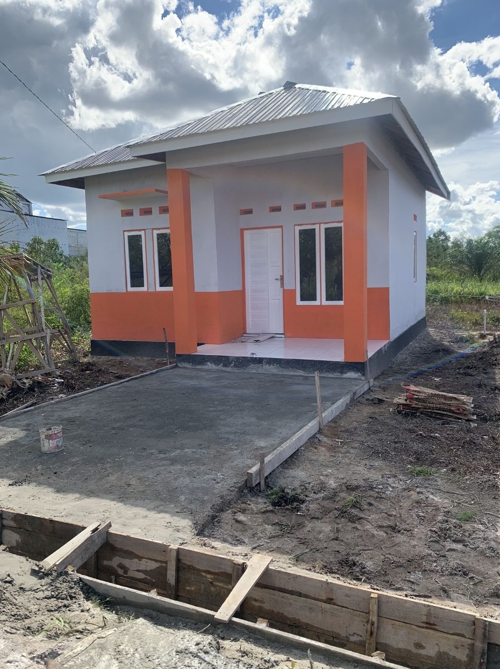 foto tampak rumah tipe 36 perumahan Pinguin Indah Permai