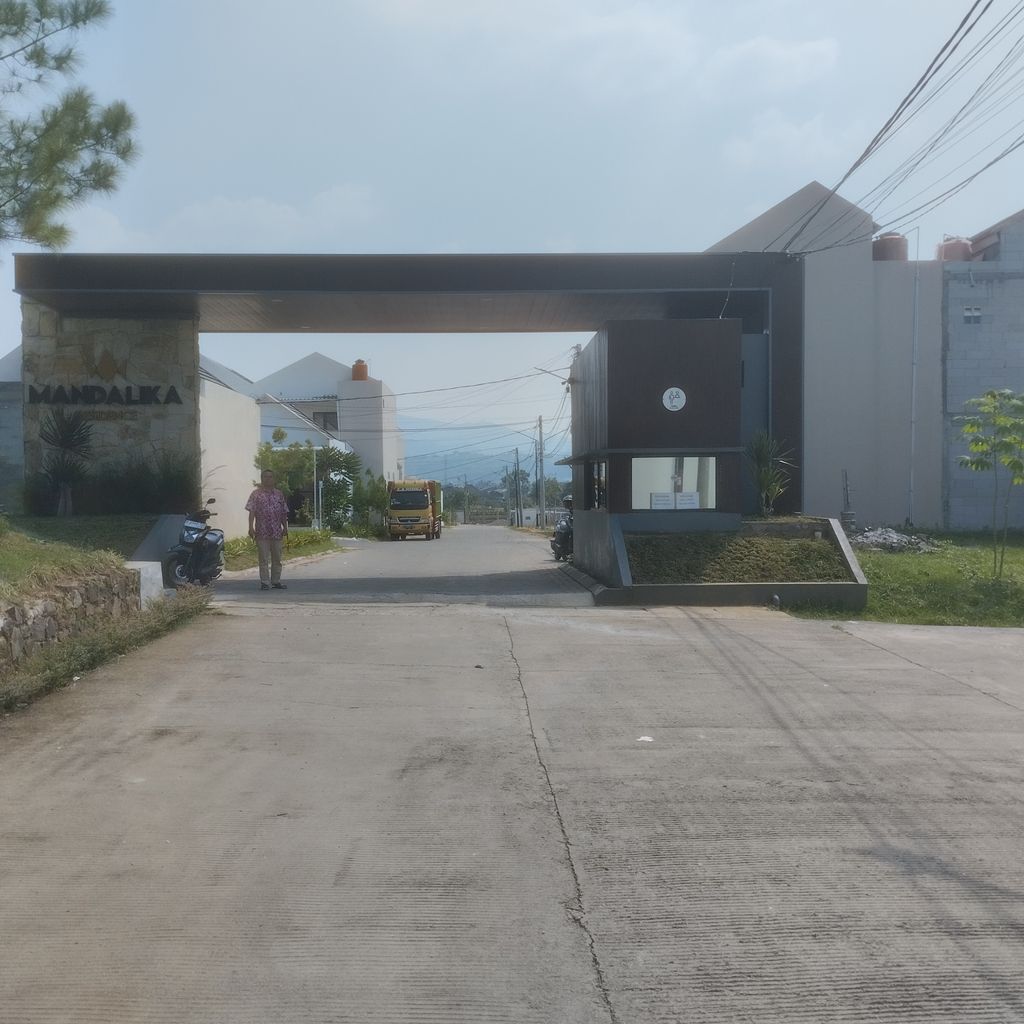 foto gerbang perumahan MANDALIKA RESIDENCE
