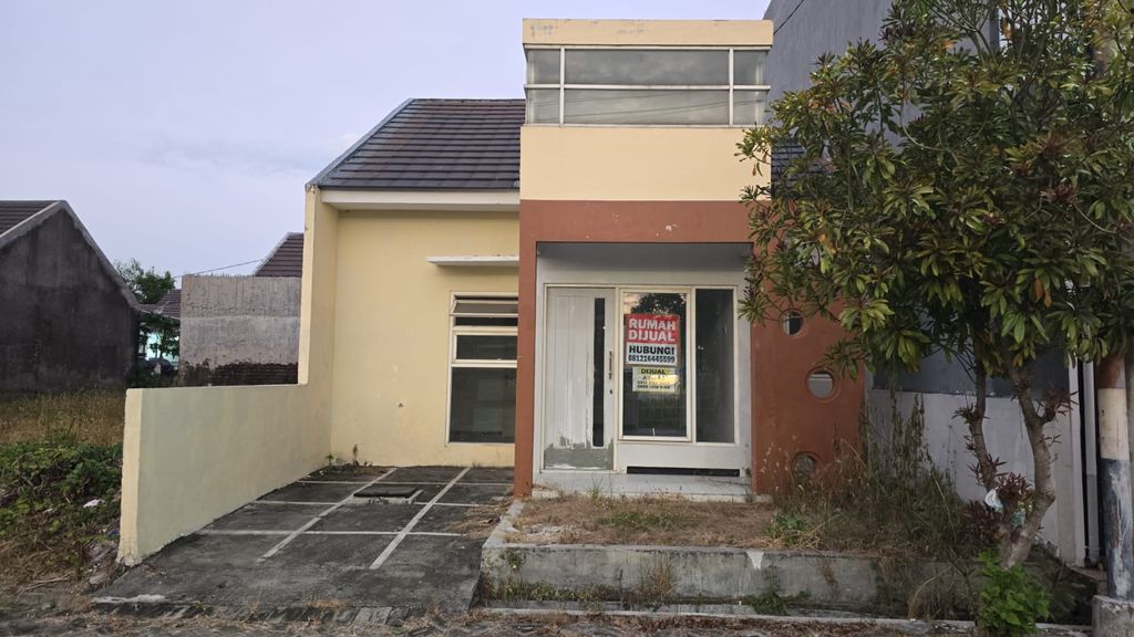 foto tampak rumah tipe Sakura perumahan Puri Asri Regency