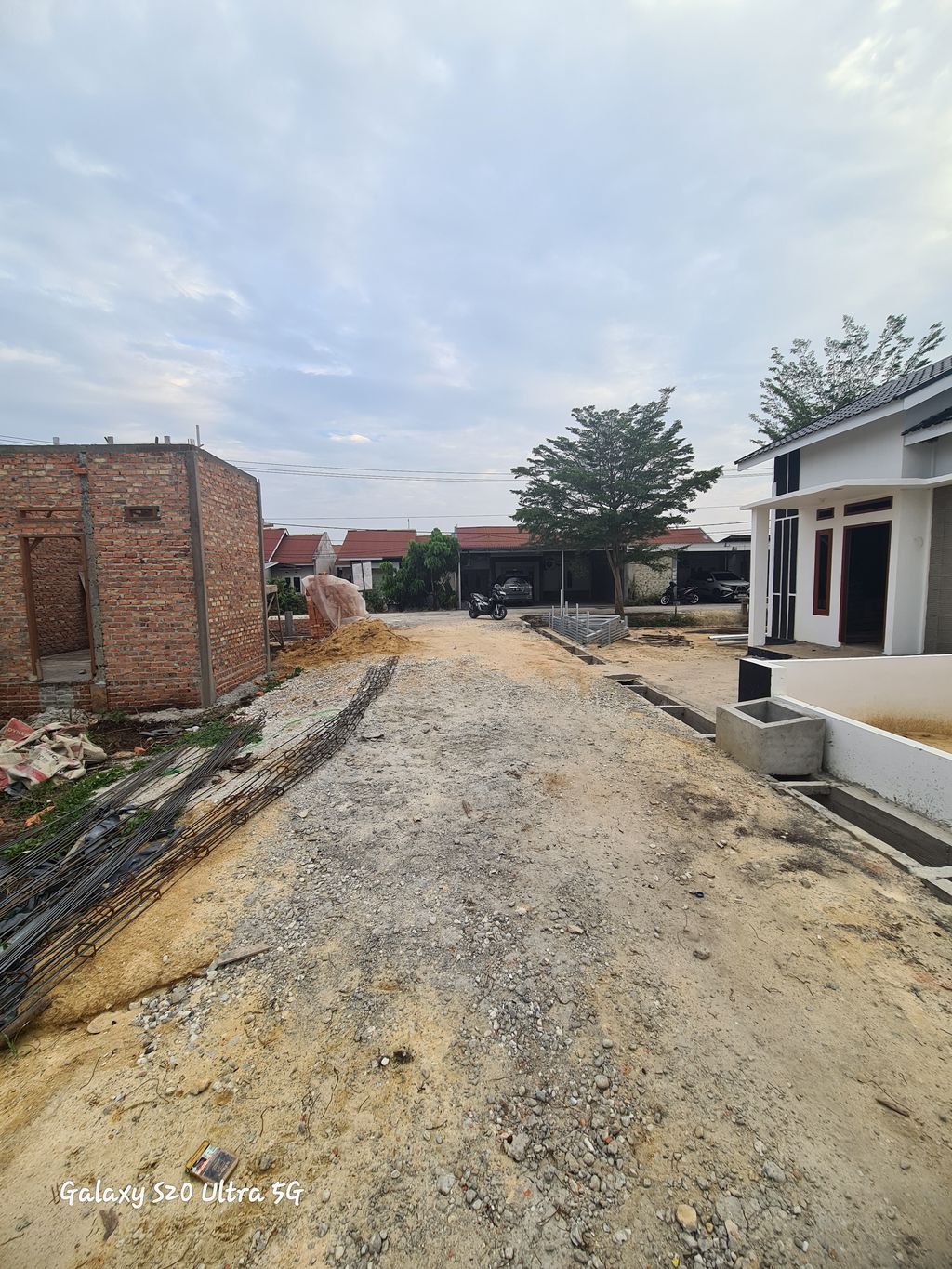 foto posisi tengah perumahan MANUNGGAL JAYA 5