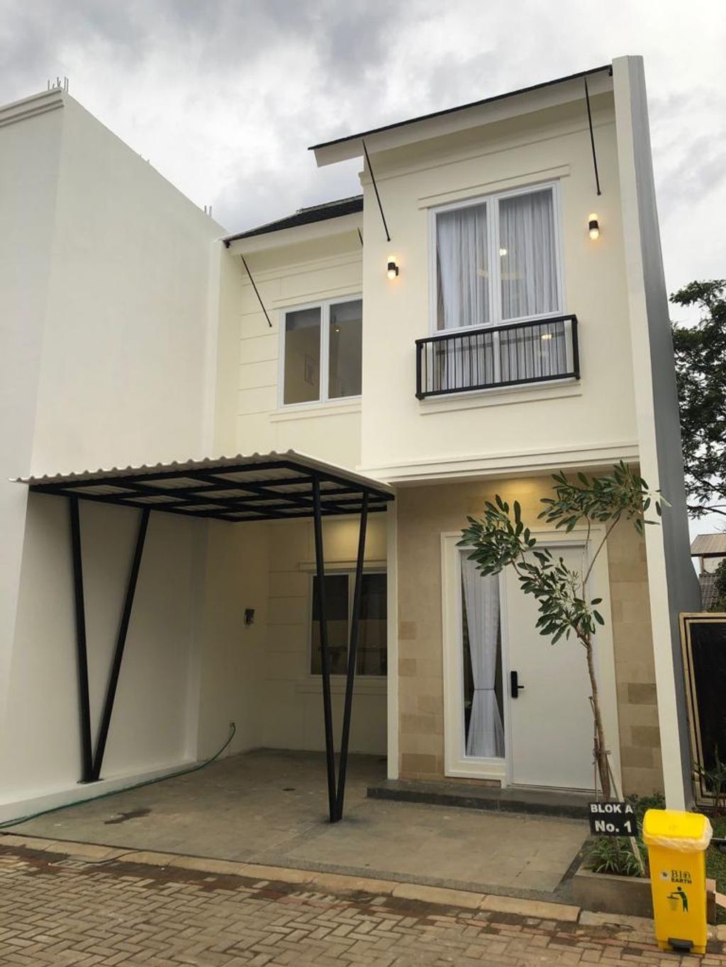 foto tampak rumah tipe B1 72/60 perumahan Villa Magnifa