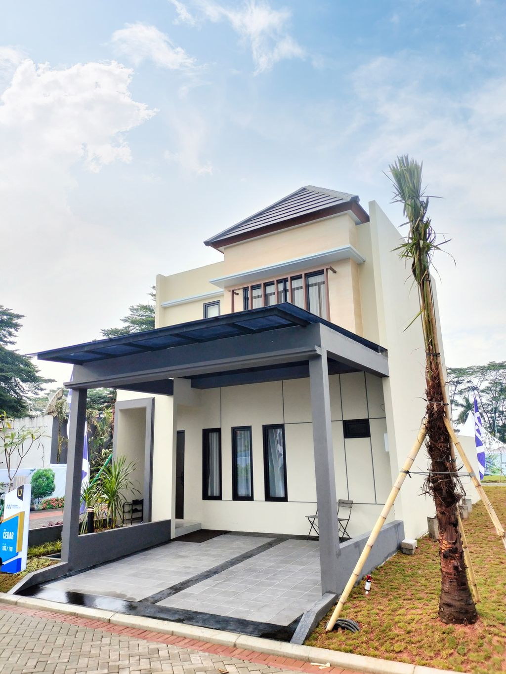 foto tampak rumah tipe L7 perumahan KOTA MODERN - CLUSTER WATERFRONT - RUKO MWALK EXTENTION