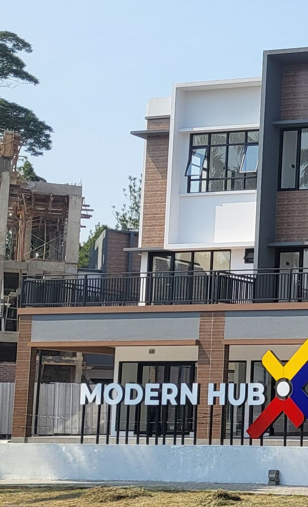 foto tampak rumah tipe T6 perumahan KOTA MODERN - RUKO MODERN HUB