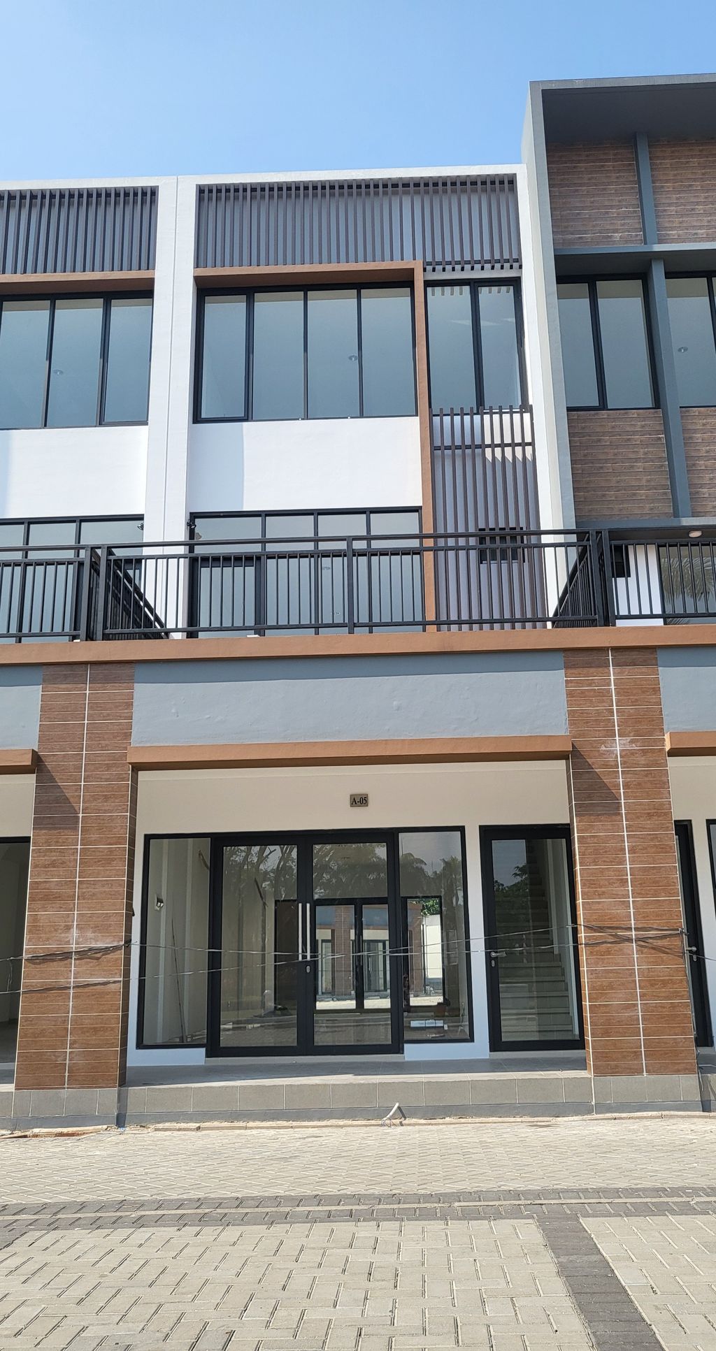 foto tampak rumah tipe T10 perumahan KOTA MODERN - RUKO MODERN HUB