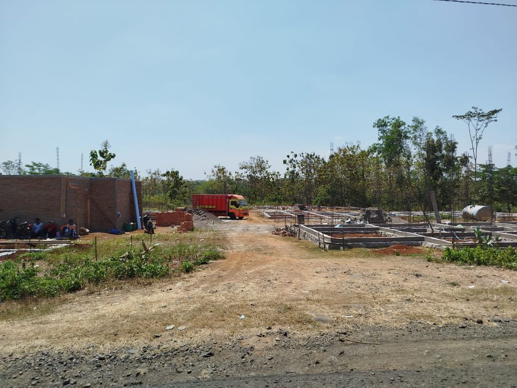foto posisi tengah perumahan PONDOK INDAH NGADIROJO