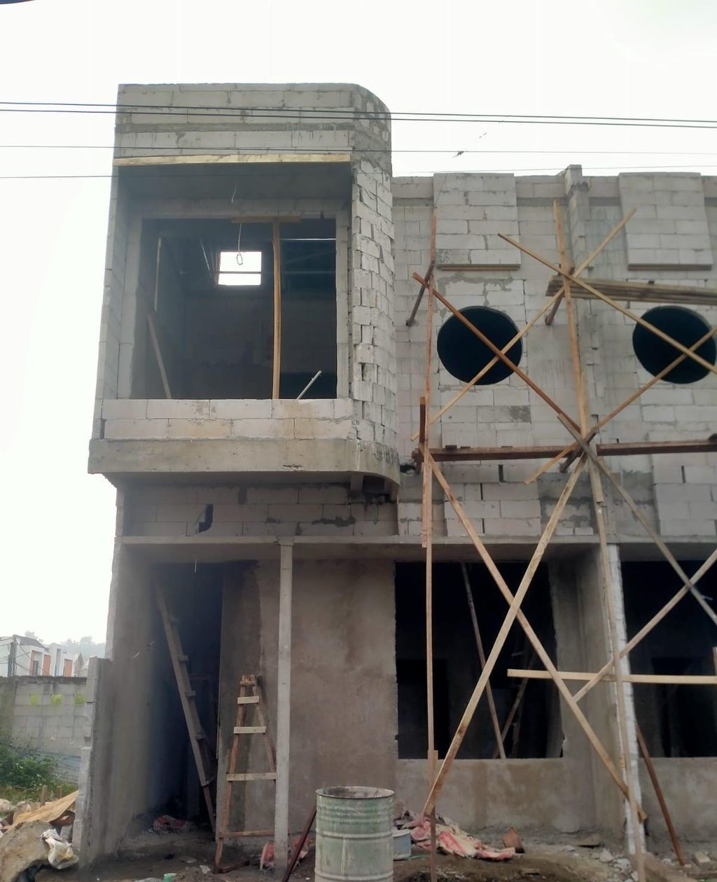 foto tampak rumah tipe 38 Compact High Ceiling 2KT (392) perumahan Griya Pataruman Asri 3