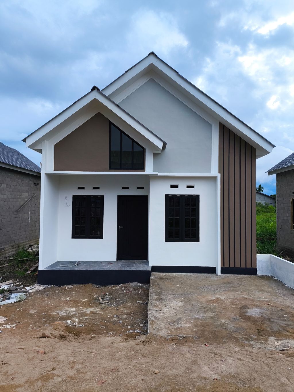 foto contoh rumah perumahan HILMANA RESIDENCE
