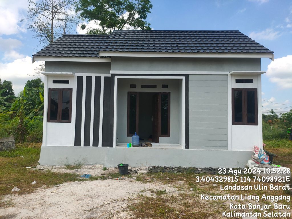 foto tampak rumah tipe 36/140 perumahan Berkah Golf Residence
