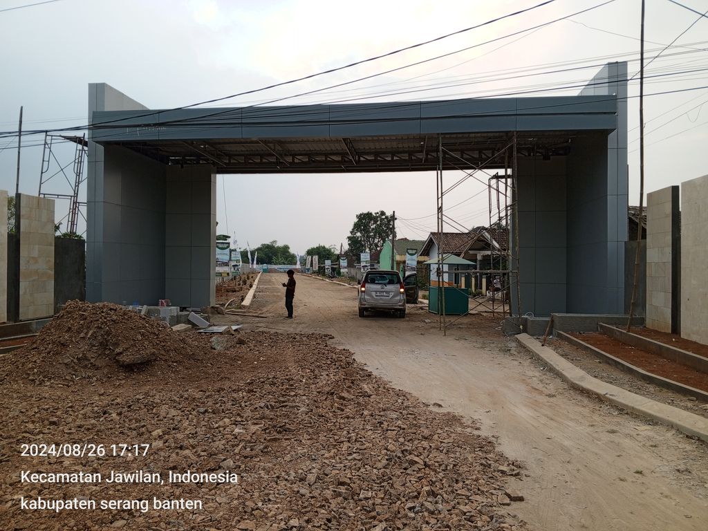 foto gerbang perumahan Royal TAM Citeras