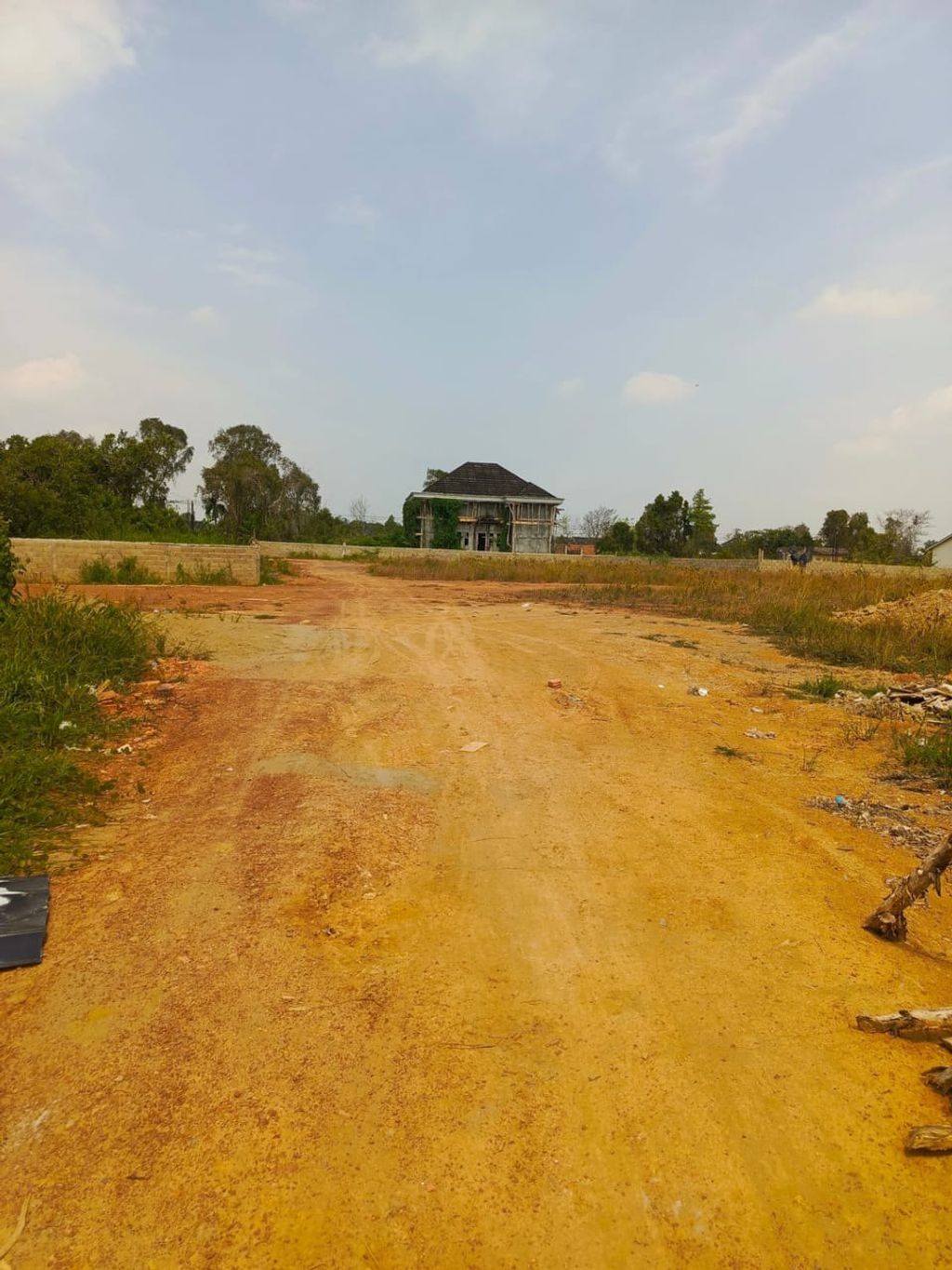 foto posisi tengah perumahan GRAND BATIQ REGENCY 1 TAHAP 5