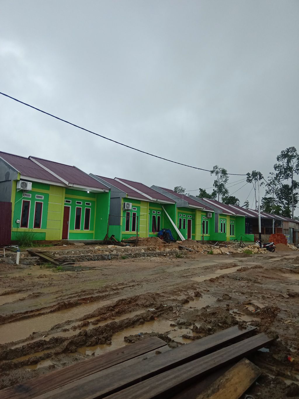 foto posisi tengah perumahan Griya inayah permai 6