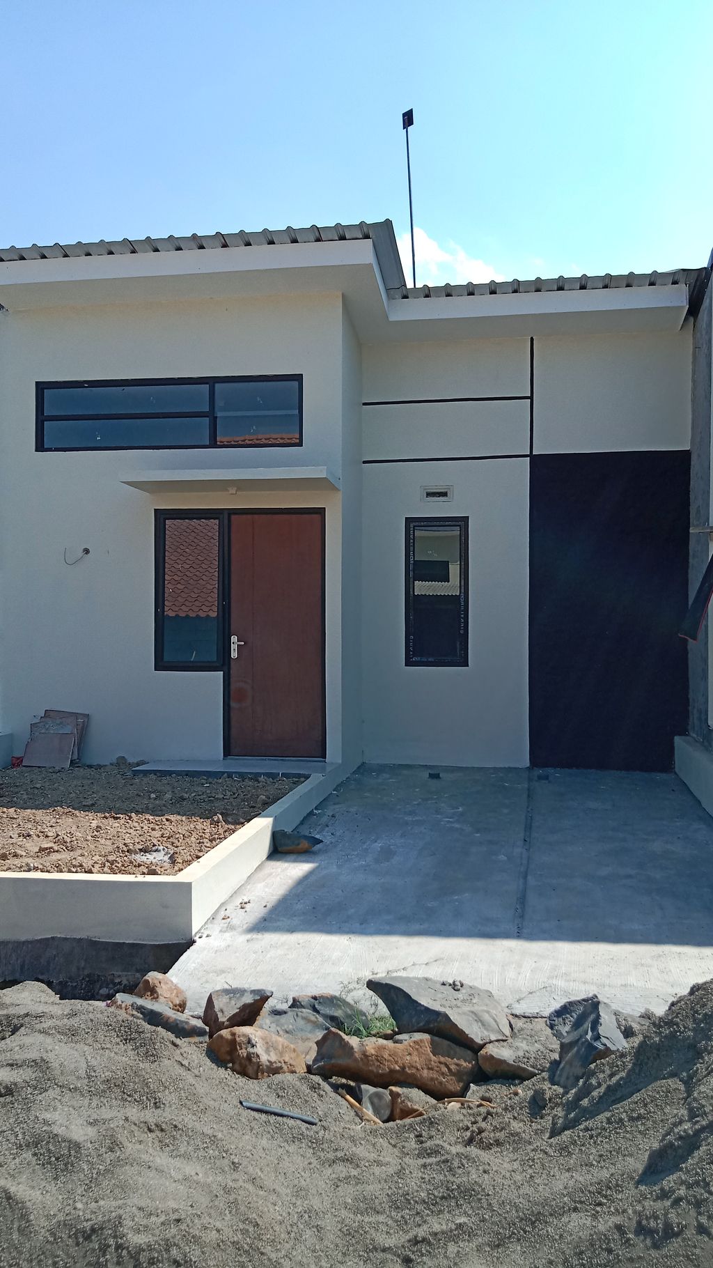foto tampak rumah tipe 30/108 perumahan Perumahan Marison Regency Jepara