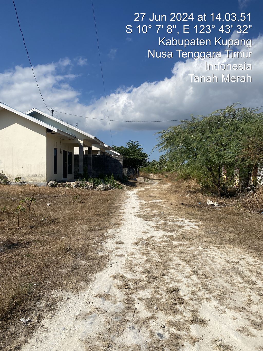 foto gerbang perumahan Tanah Merah Mandiri