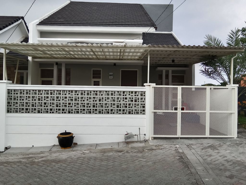 foto tampak rumah tipe T.46 AA-01 perumahan PERMATA REGENCY