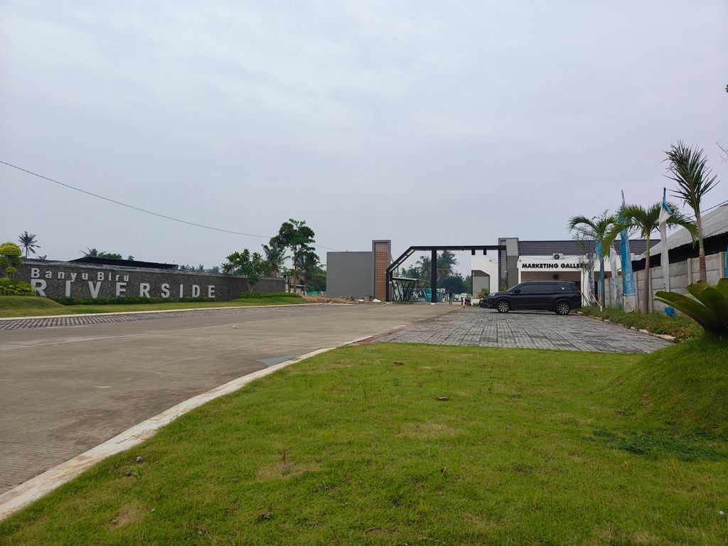 foto gerbang perumahan BANYU BIRU RIVERSIDE