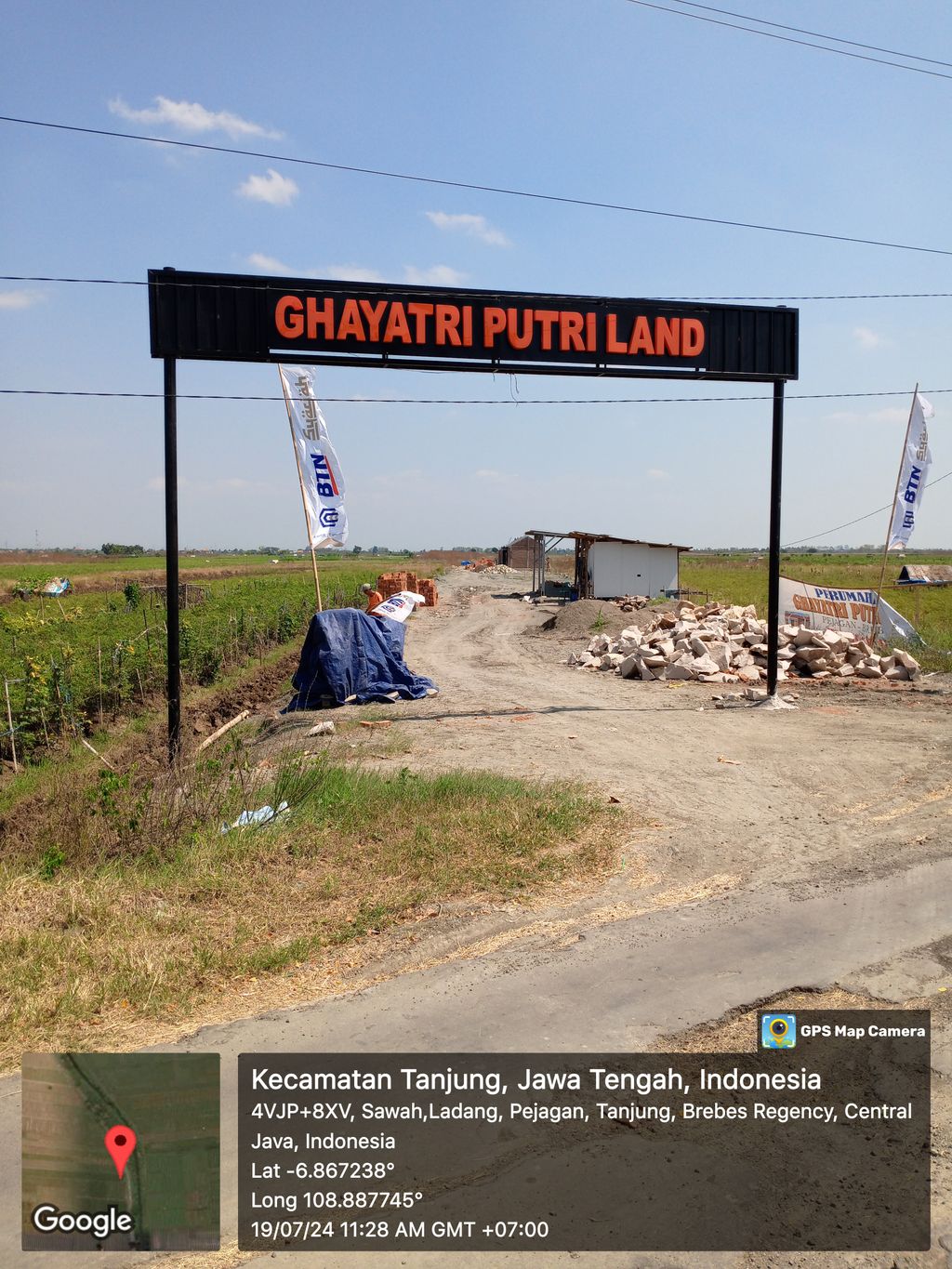 foto gerbang perumahan GHAYATRI PUTRI LAND