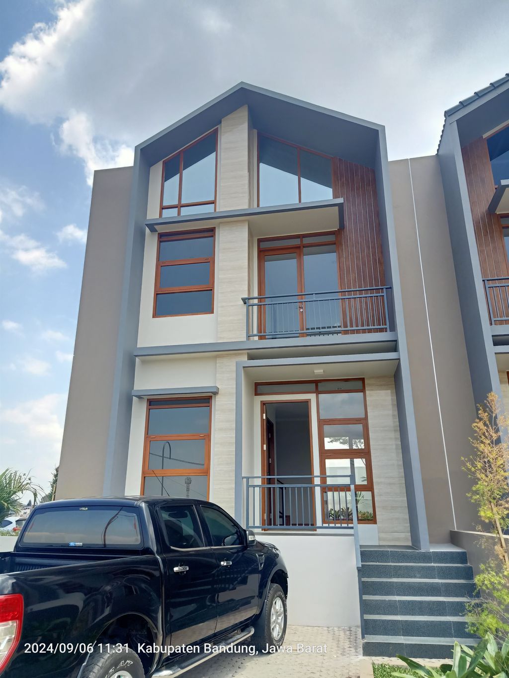 foto contoh rumah perumahan PADASUKA REGENCY