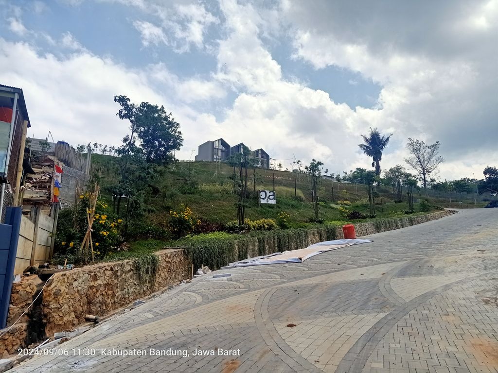 foto posisi tengah perumahan PADASUKA REGENCY