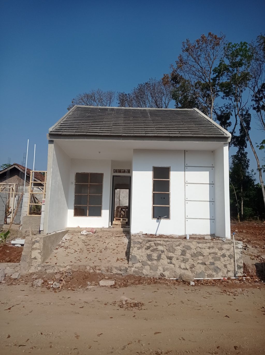 foto contoh rumah perumahan Restoe Boemi Djati Regency