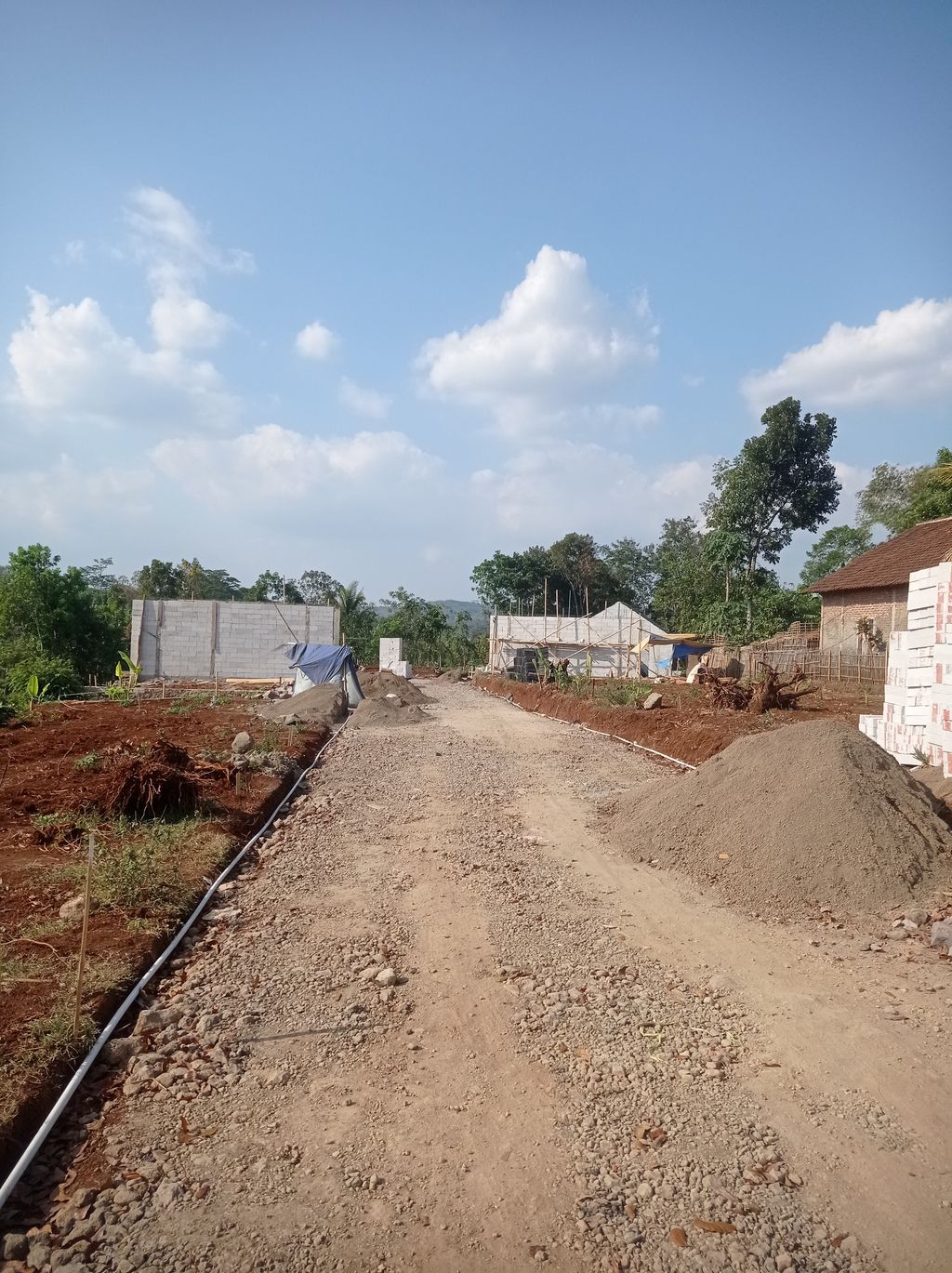 foto posisi tengah perumahan Restoe Boemi Djati Regency