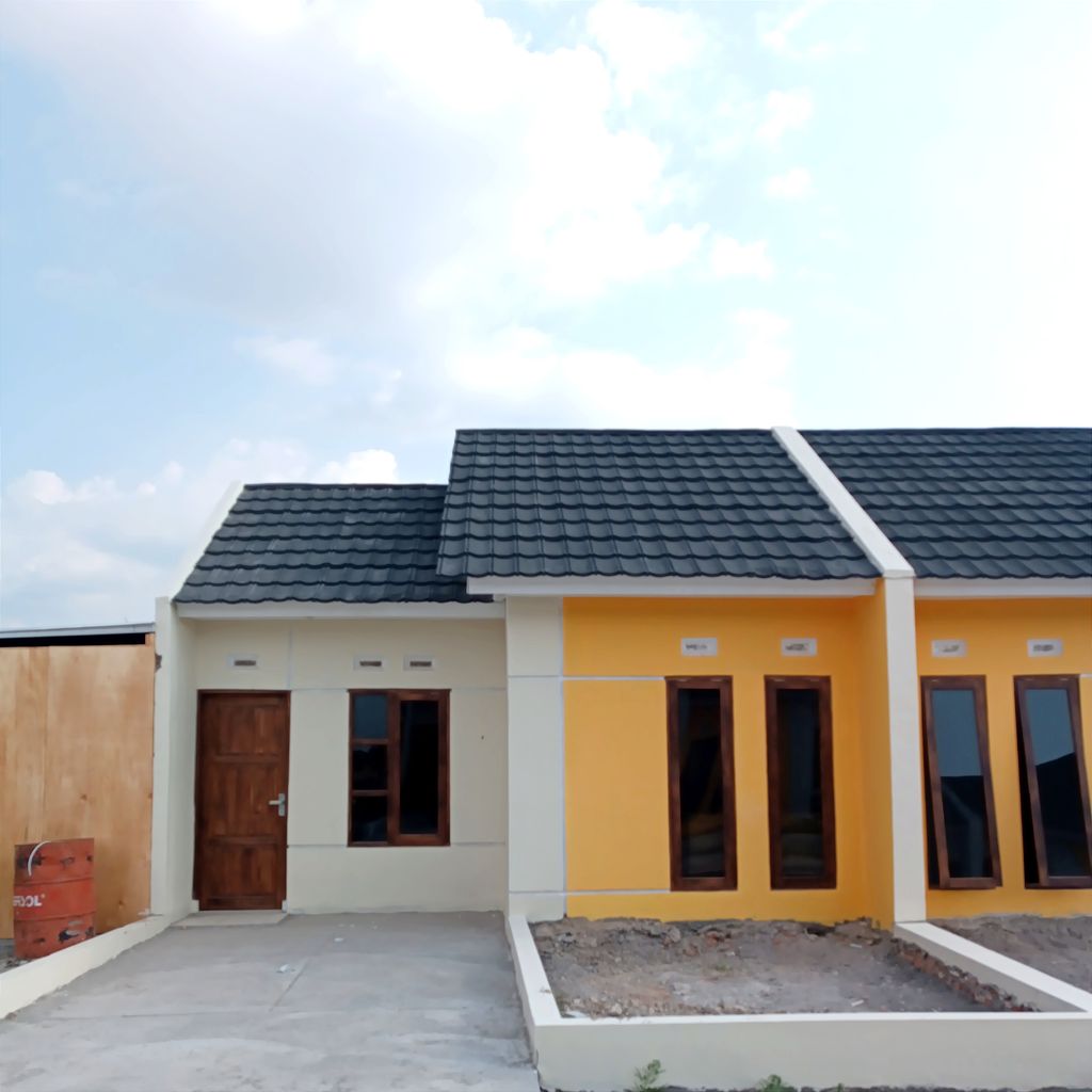 foto tampak rumah tipe 36/60 perumahan J-Royal Residence