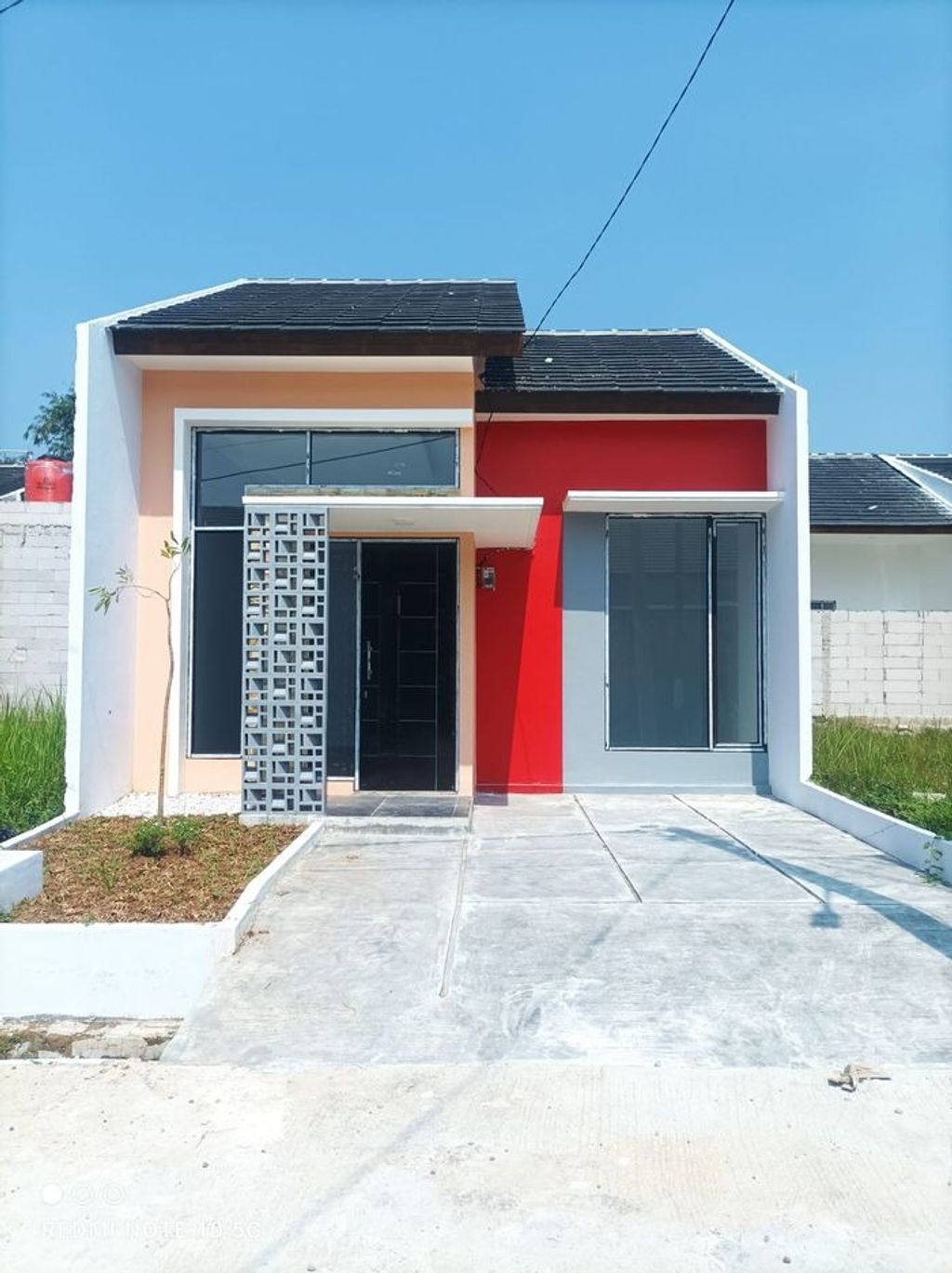 foto tampak rumah tipe Savana Residence 36.72 (komersil) perumahan Savana Residence TAHAP 3
