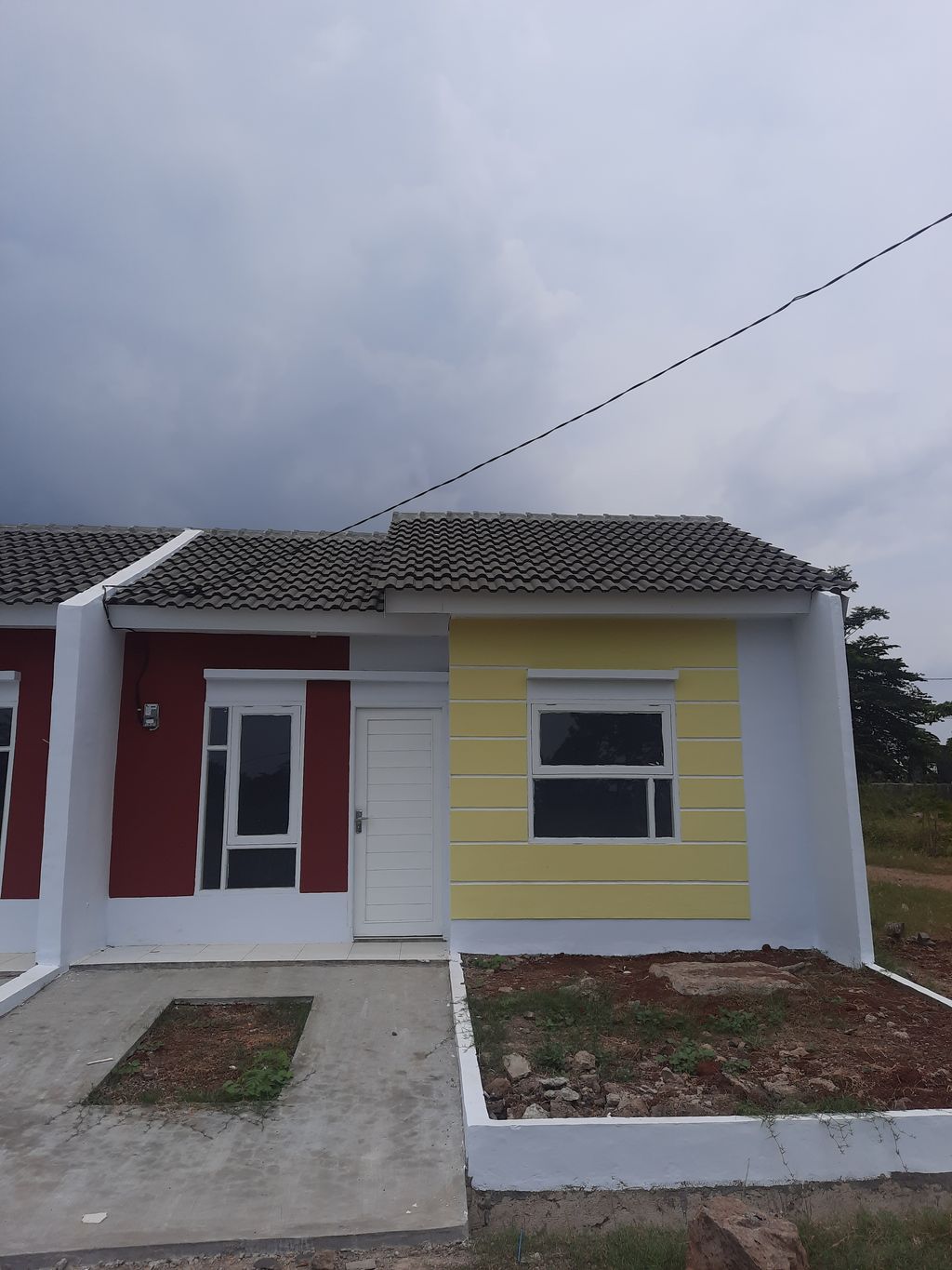 foto tampak rumah tipe 30/60 perumahan Puri Teratai Pagaden