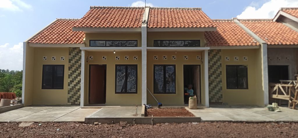 foto contoh rumah perumahan Graha Arasy Ciharashas