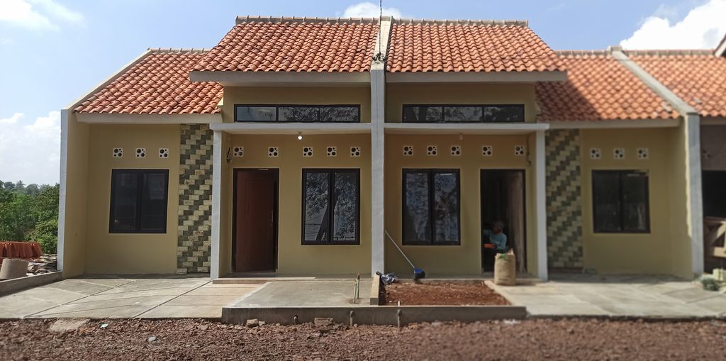 foto tampak rumah tipe Subsidi perumahan Graha Arasy Ciharashas