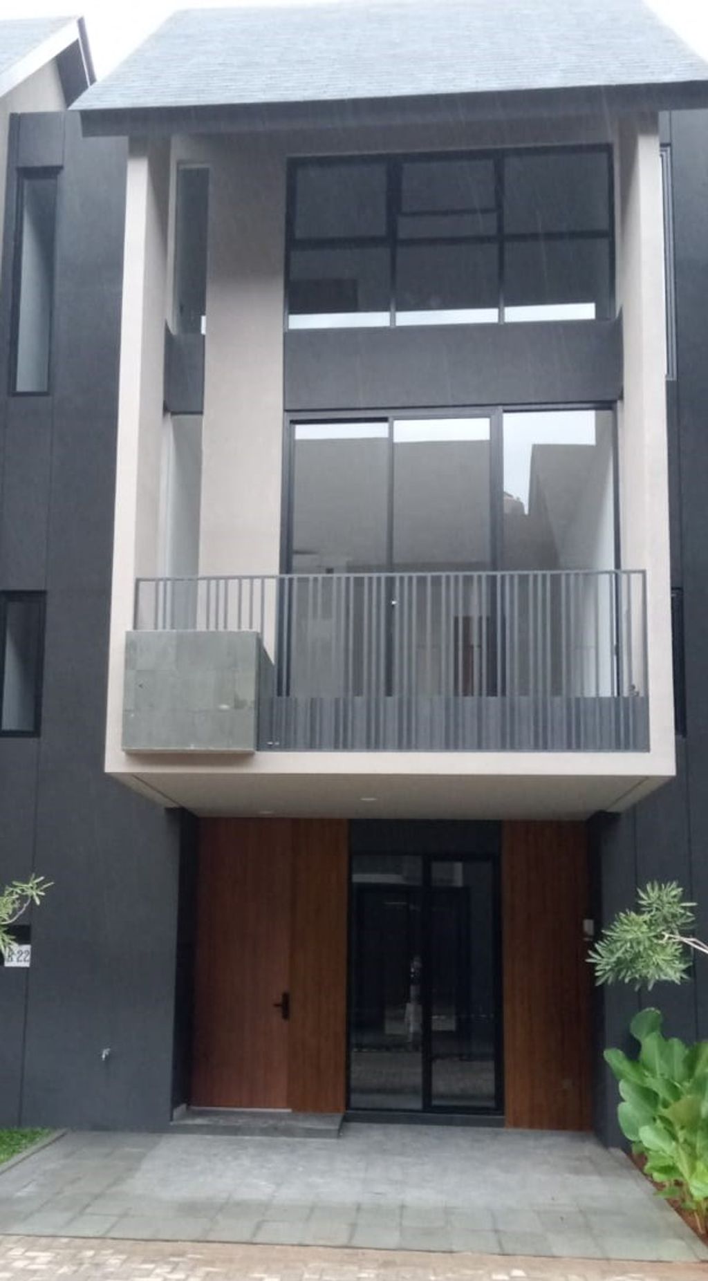 foto tampak rumah tipe 102/215 perumahan Cavana Javateak Land