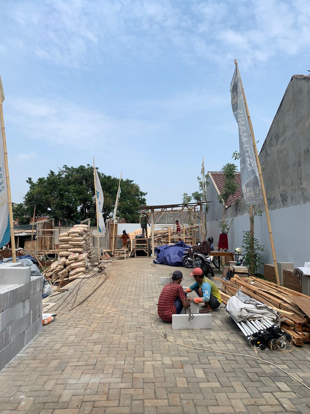 foto posisi tengah perumahan KAYU MANIS PAVILION