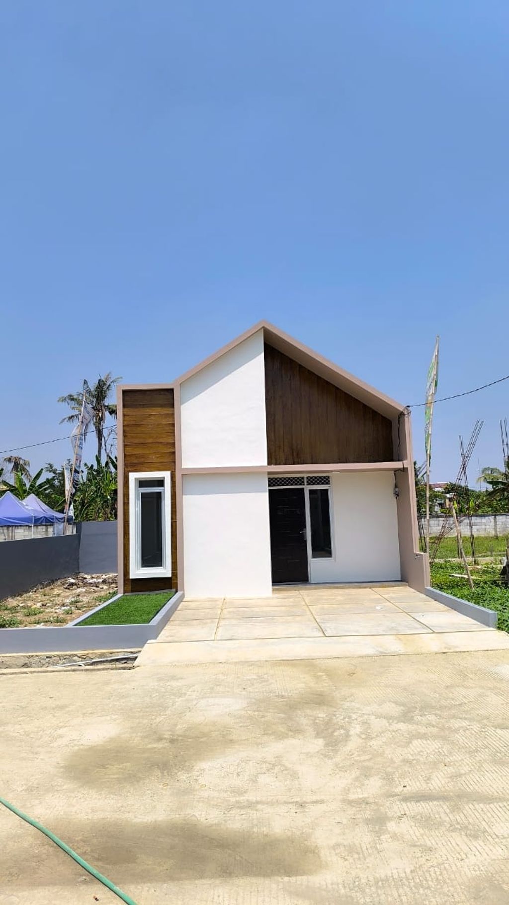 foto tampak rumah tipe Komersil T36/72 perumahan KIYARA DAMAI