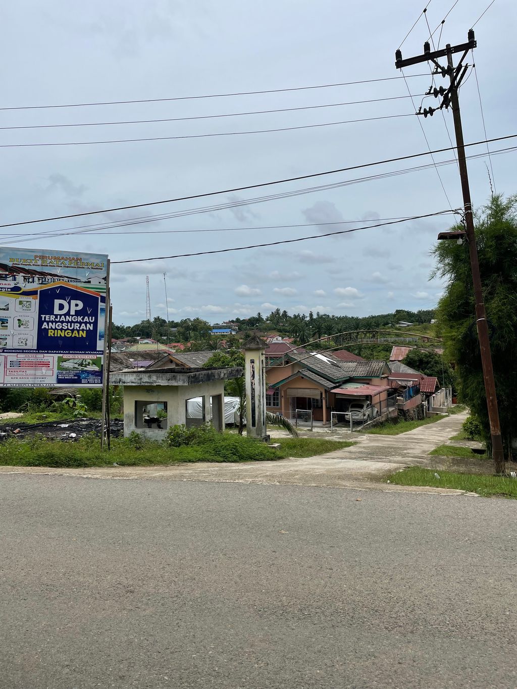 foto gerbang perumahan BUKIT RATA PERMAI