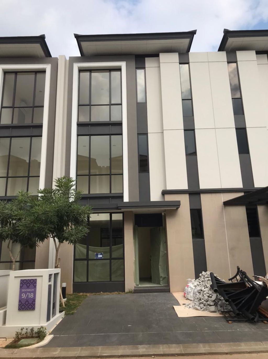 foto tampak rumah tipe 12 perumahan SENTARUM