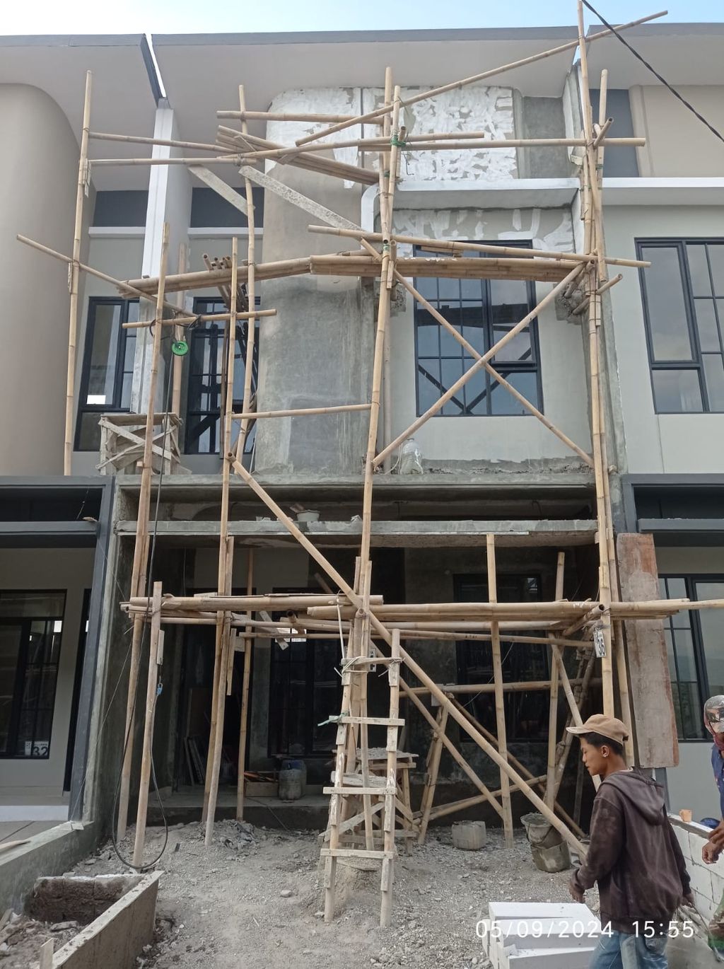 foto tampak rumah tipe 43 Compact High Ceiling (3KT) (521) perumahan G-Land Ciwastra Park 2
