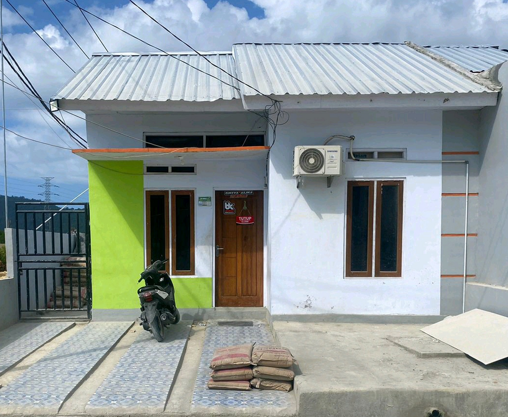 foto tampak rumah tipe 36 perumahan GRIYA ALIKA 2 HOLTEKAMP