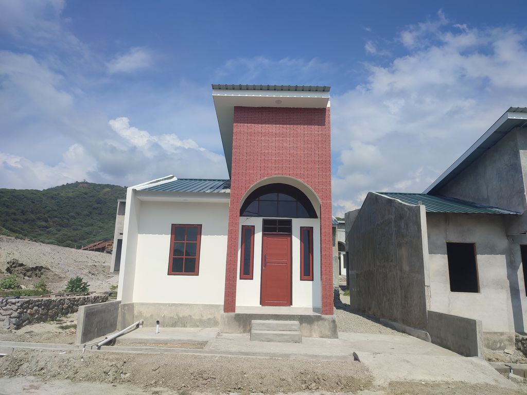 foto contoh rumah perumahan TONDO GREEN VIEW