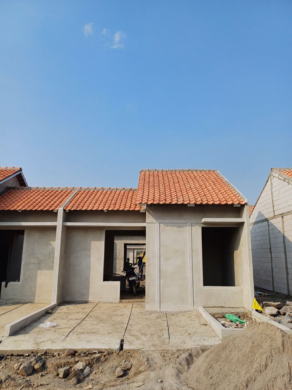 foto contoh rumah perumahan PAYON METESEH PERUMNAS PUCANG GADING TAHAP 1