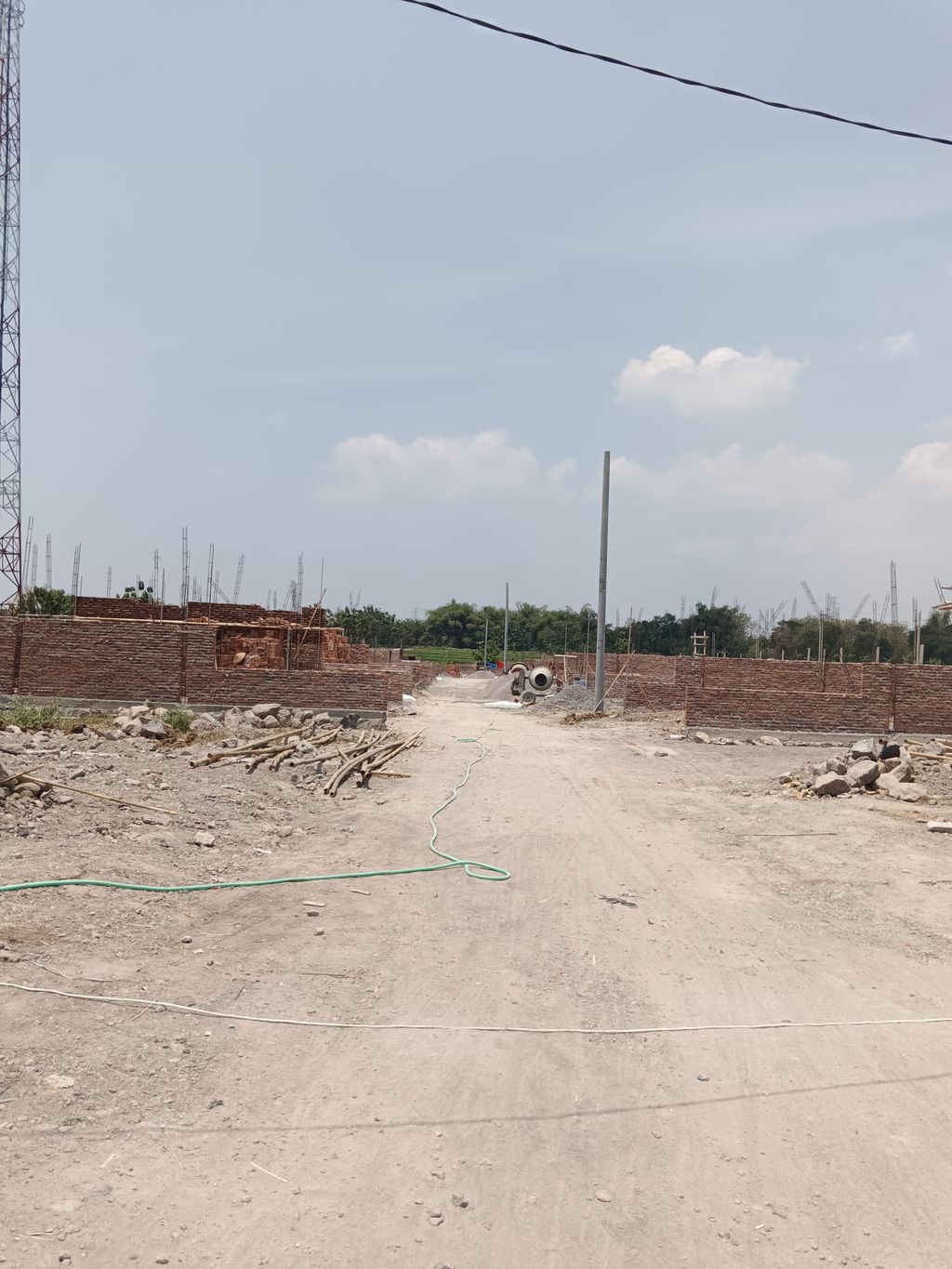 foto gerbang perumahan Srimulyo village