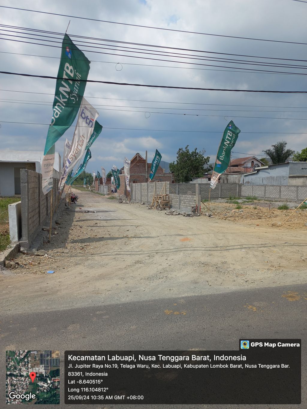 foto gerbang perumahan Metaverse Telagawaru