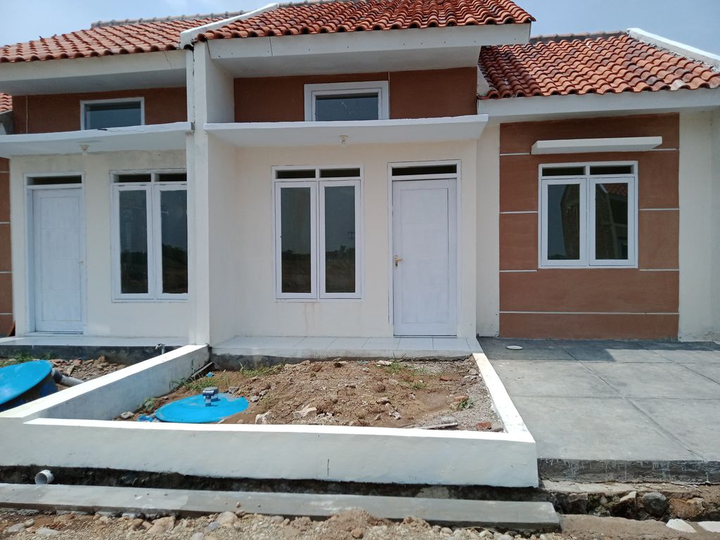 foto tampak rumah tipe SAFIR perumahan PESONA LENTERA RESIDENCE
