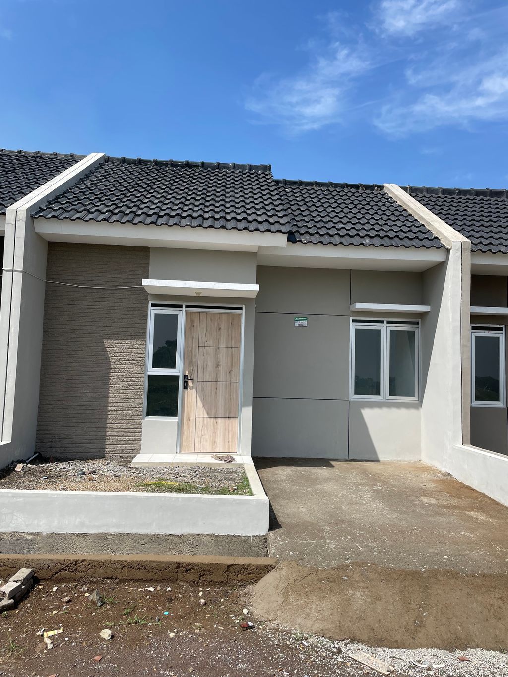 foto contoh rumah perumahan Burgundy Regency