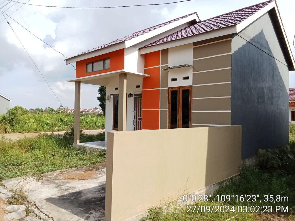 foto posisi tengah perumahan RENGAS PERMAI C D
